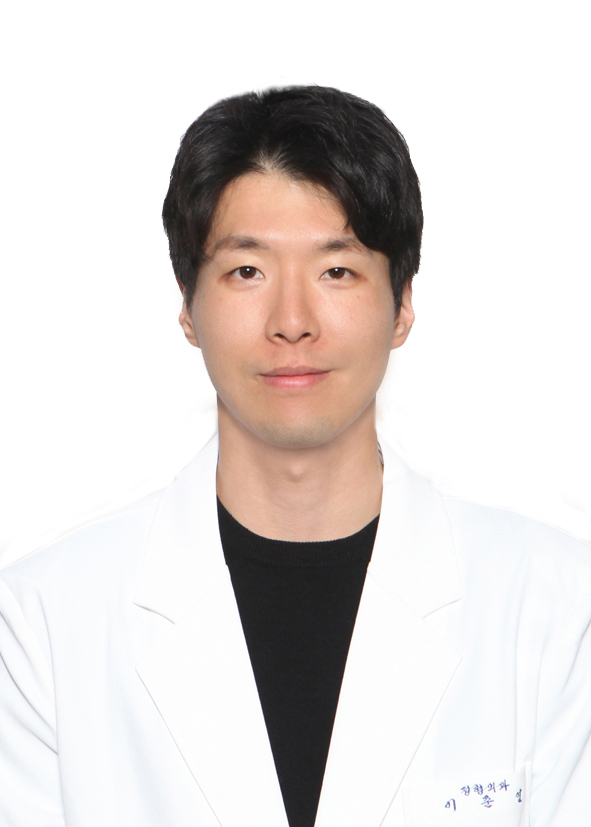정형외과 이준엽 의사 사진